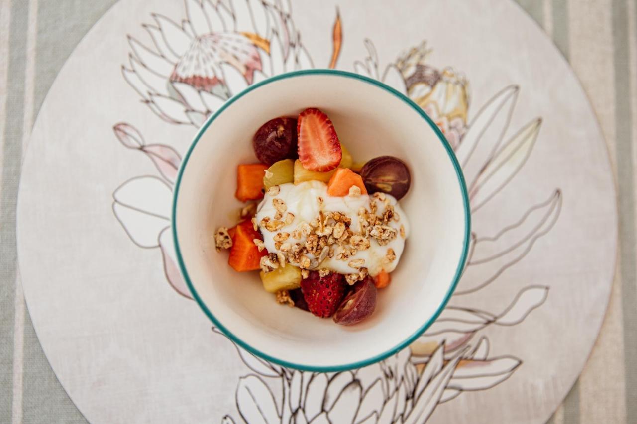 Cornerstone Manor Bed and Breakfast Grahamstown Buitenkant foto