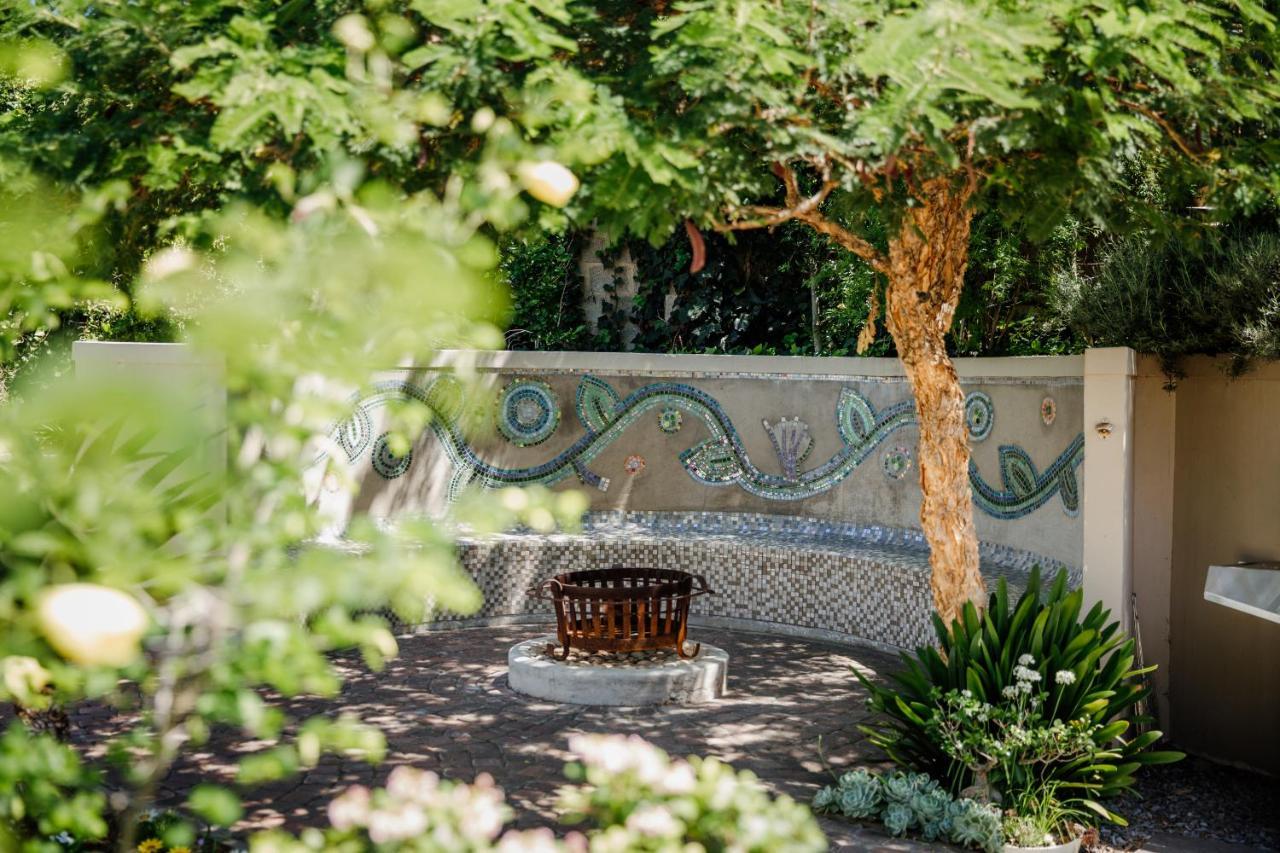 Cornerstone Manor Bed and Breakfast Grahamstown Buitenkant foto